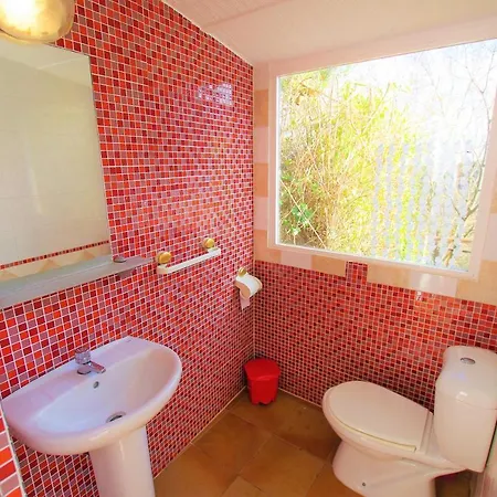 V&v Lloret Sunrise: Spacious 10-person With Pool Near Canyelles Villa Lloret de Mar