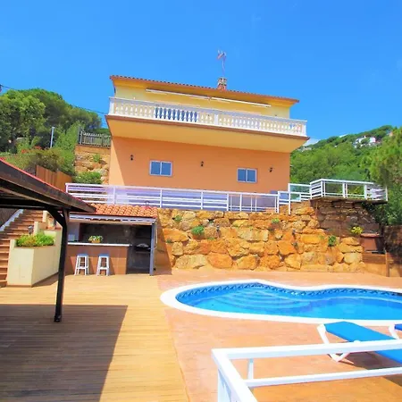 Villa V&v Lloret Sunrise: Spacious 10-person With Pool Near Canyelles *