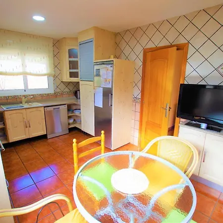 V&v Lloret Sunrise: Spacious 10-person With Pool Near Canyelles Lloret de Mar