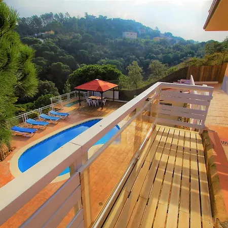V&v Lloret Sunrise: Spacious 10-person With Pool Near Canyelles * Lloret de Mar