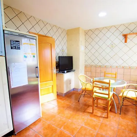 V&v Lloret Sunrise: Spacious 10-person With Pool Near Canyelles * Lloret de Mar