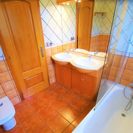 Villa V&v Lloret Sunrise: Spacious 10-person With Pool Near Canyelles *
