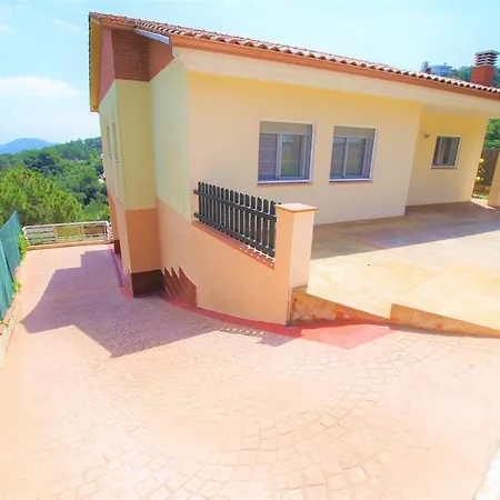 V&v Lloret Sunrise: Spacious 10-person With Pool Near Canyelles Villa Lloret de Mar