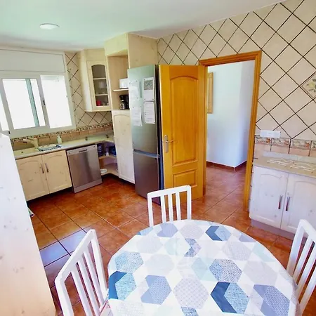 V&v Lloret Sunrise: Spacious 10-person With Pool Near Canyelles Lloret de Mar